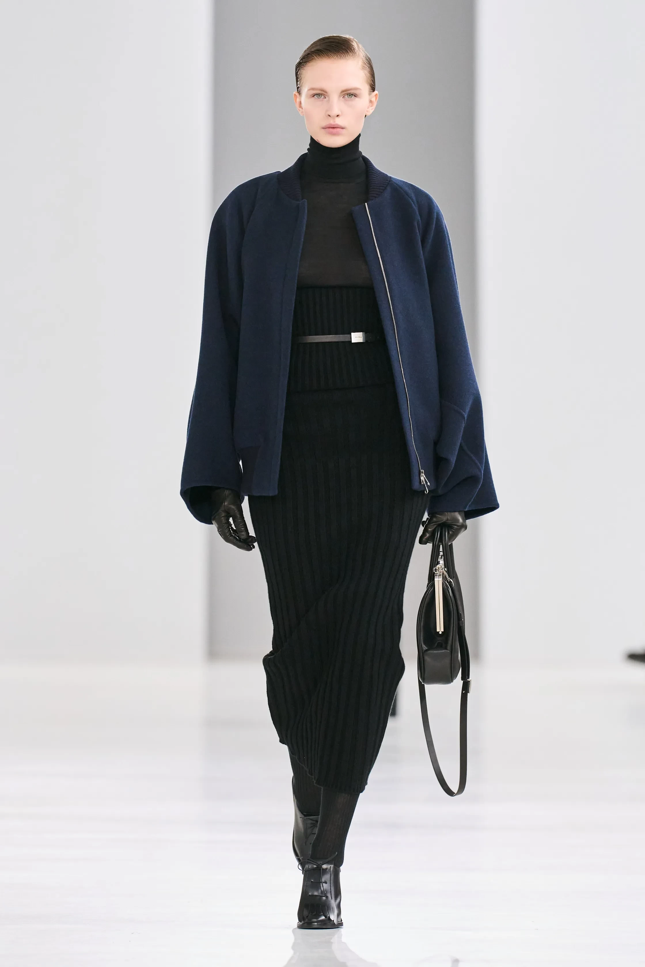 00004-max-mara-2024-ready-to-wear-credit-gorunway.webp