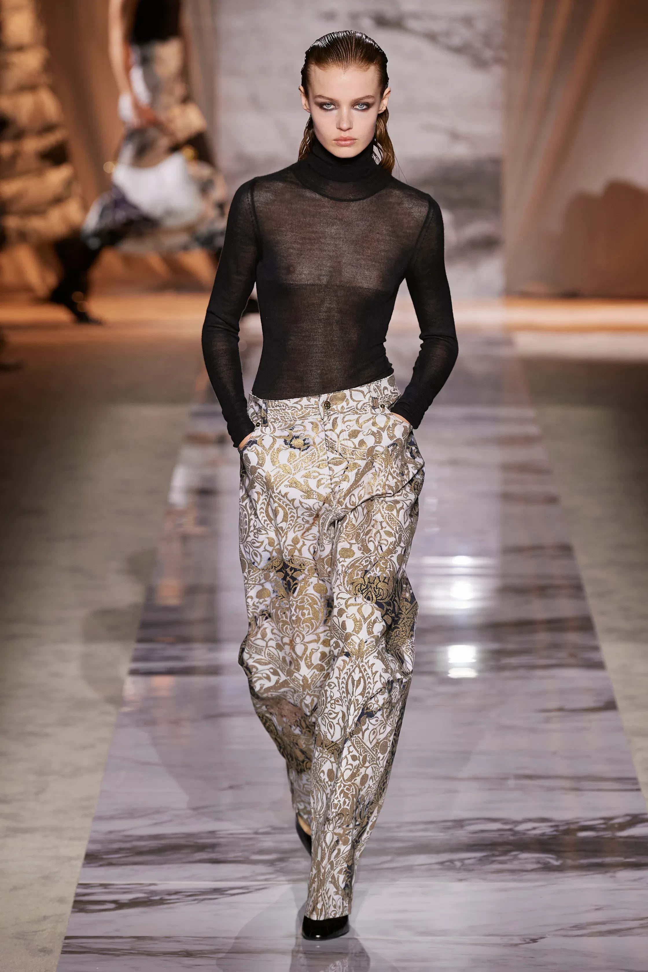 00005-roberto-cavalli-2024-ready-to-wear-credit-gorunway.webp