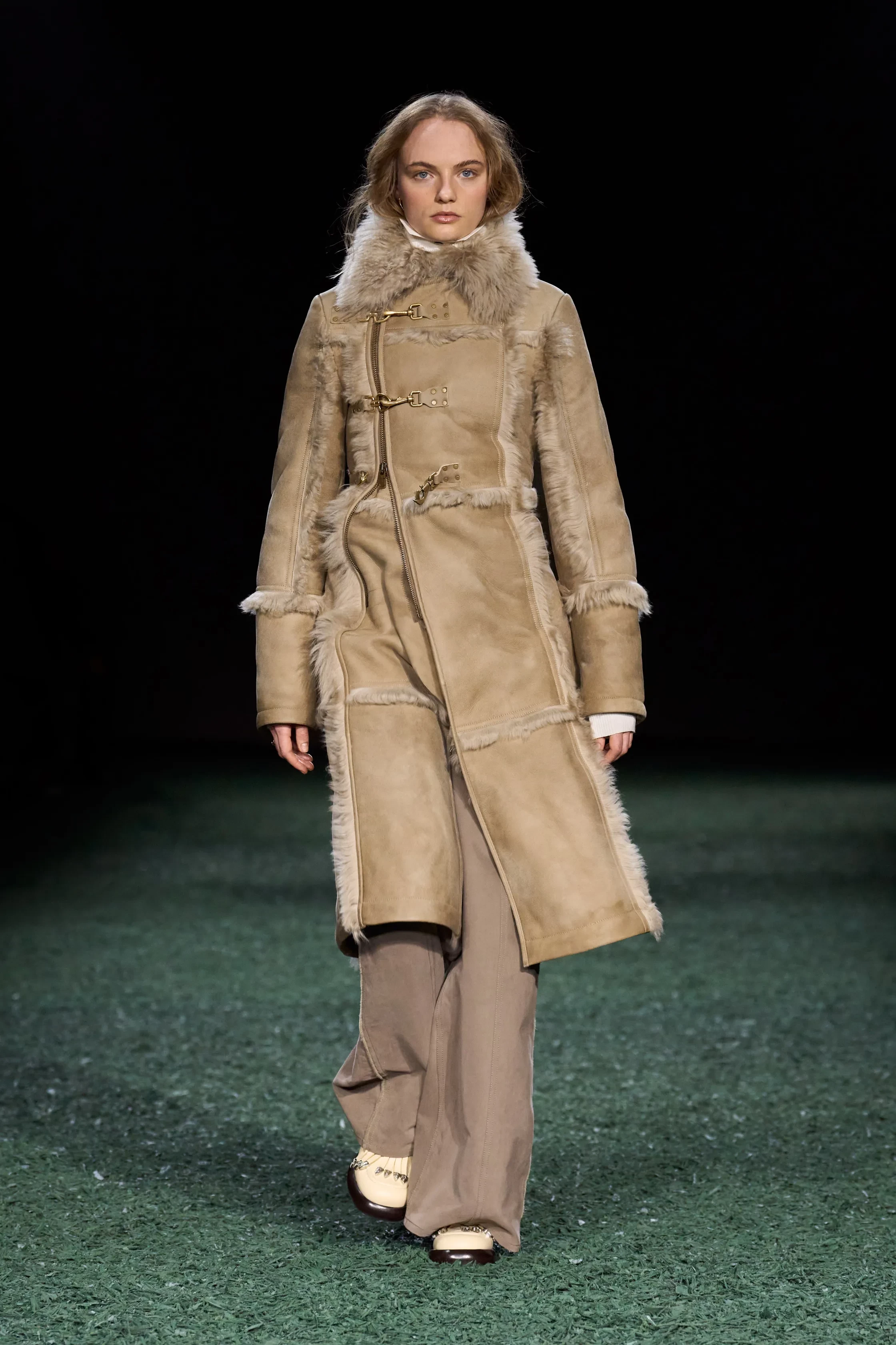 00010-burberry-fall-2024-ready-to-wear-credit-gorunway.webp