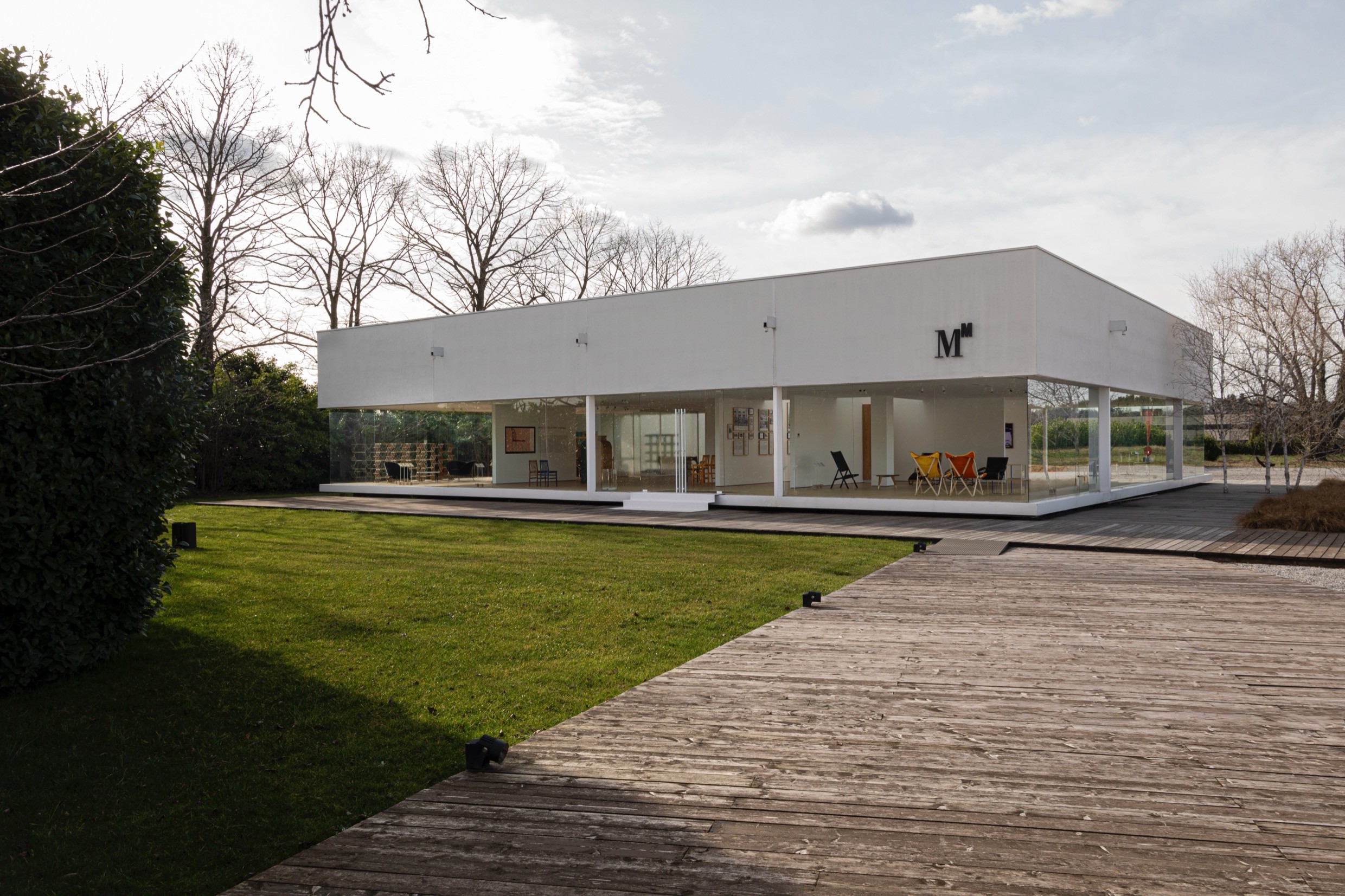 01-molteni-museum-from-the-collection-in-dialogue-ron-gilad-hr.jpg