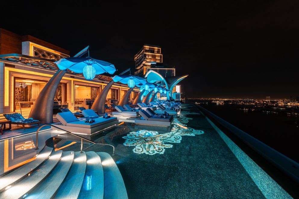 cloud22-loungers-pool-nightshot.jpg