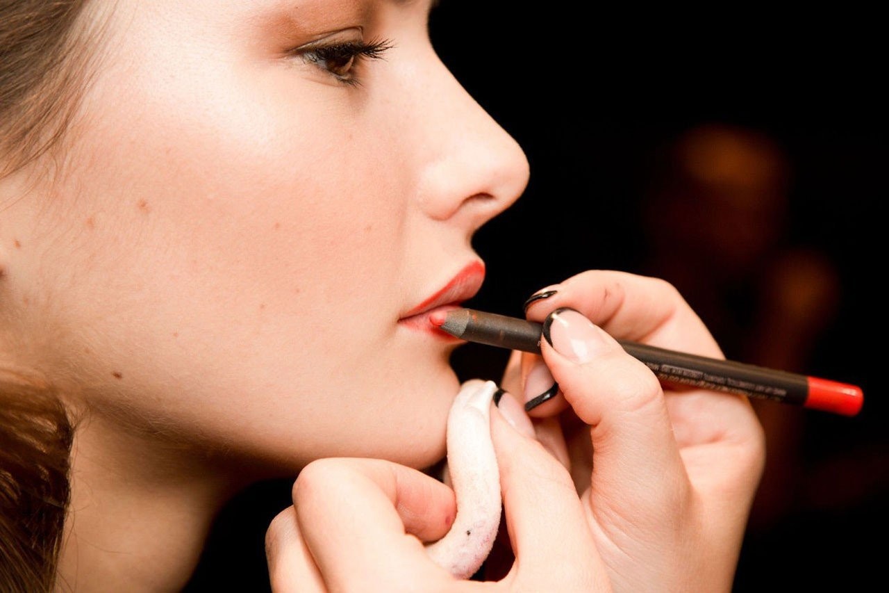 lining-lips-mistakes.jpg