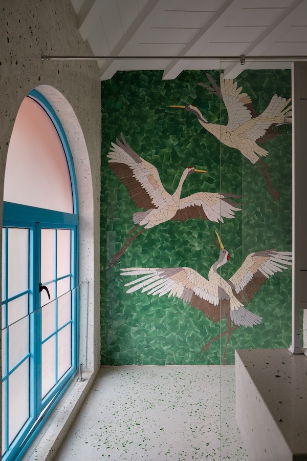 dp-exclusive-this-goan-villa-designed-by-jugal-mistry-is-filled-with-peachy-pauses-and-traditional-twist-design-pataki-05.jpg