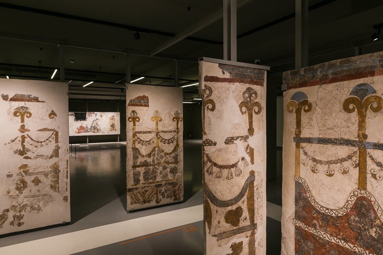 010-museum-of-prehistoric-thera-images-by-lambros-papanikolatos.jpg