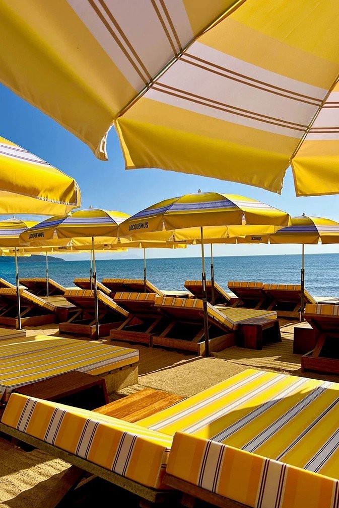 indie-beach-x-jacquemus-parasols.jpg