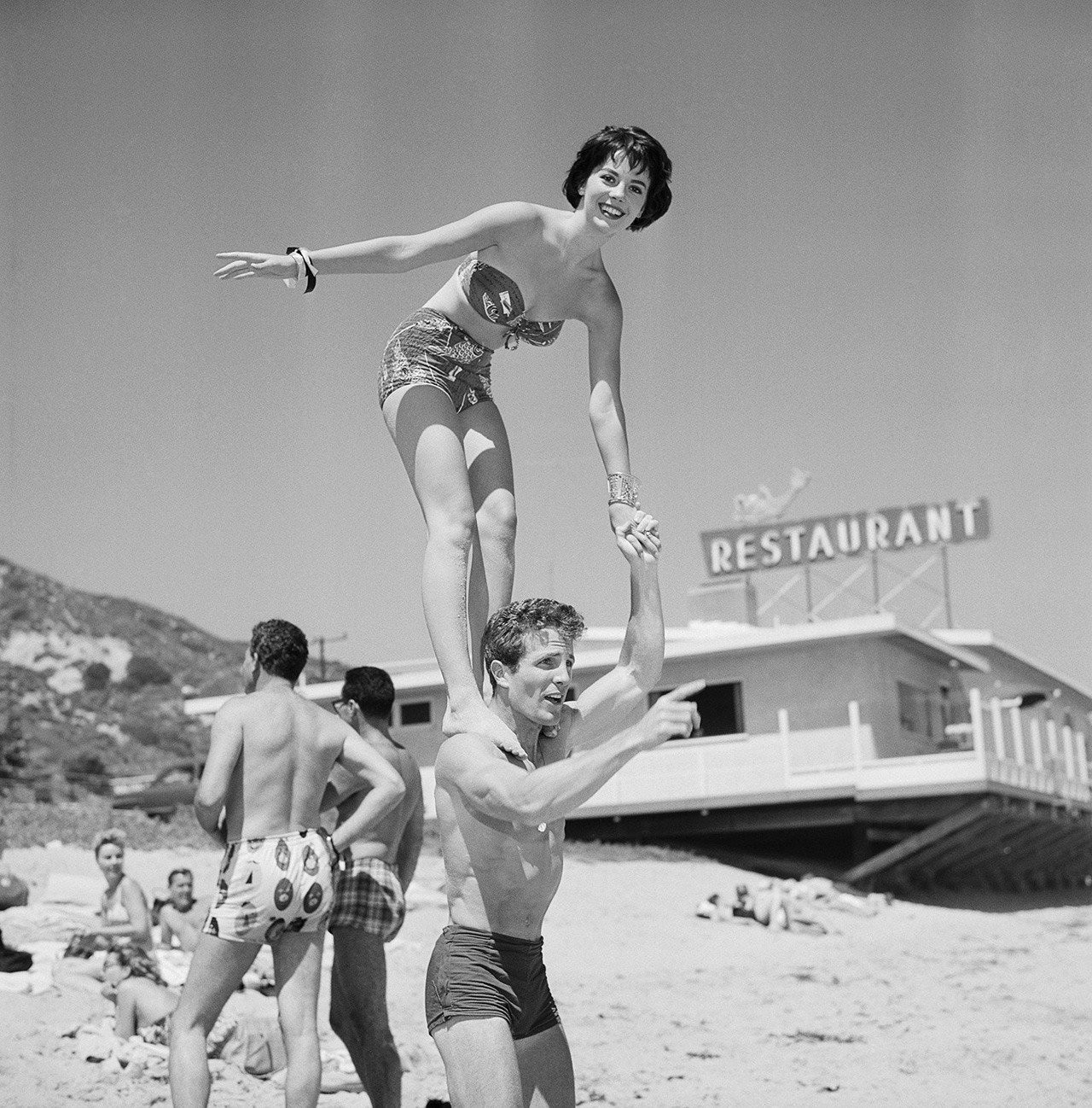 old-hollywood-beach-vacations-ss04.jpg