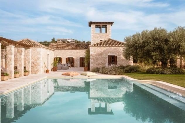 villa-dwell-1-E64PV.jpg
