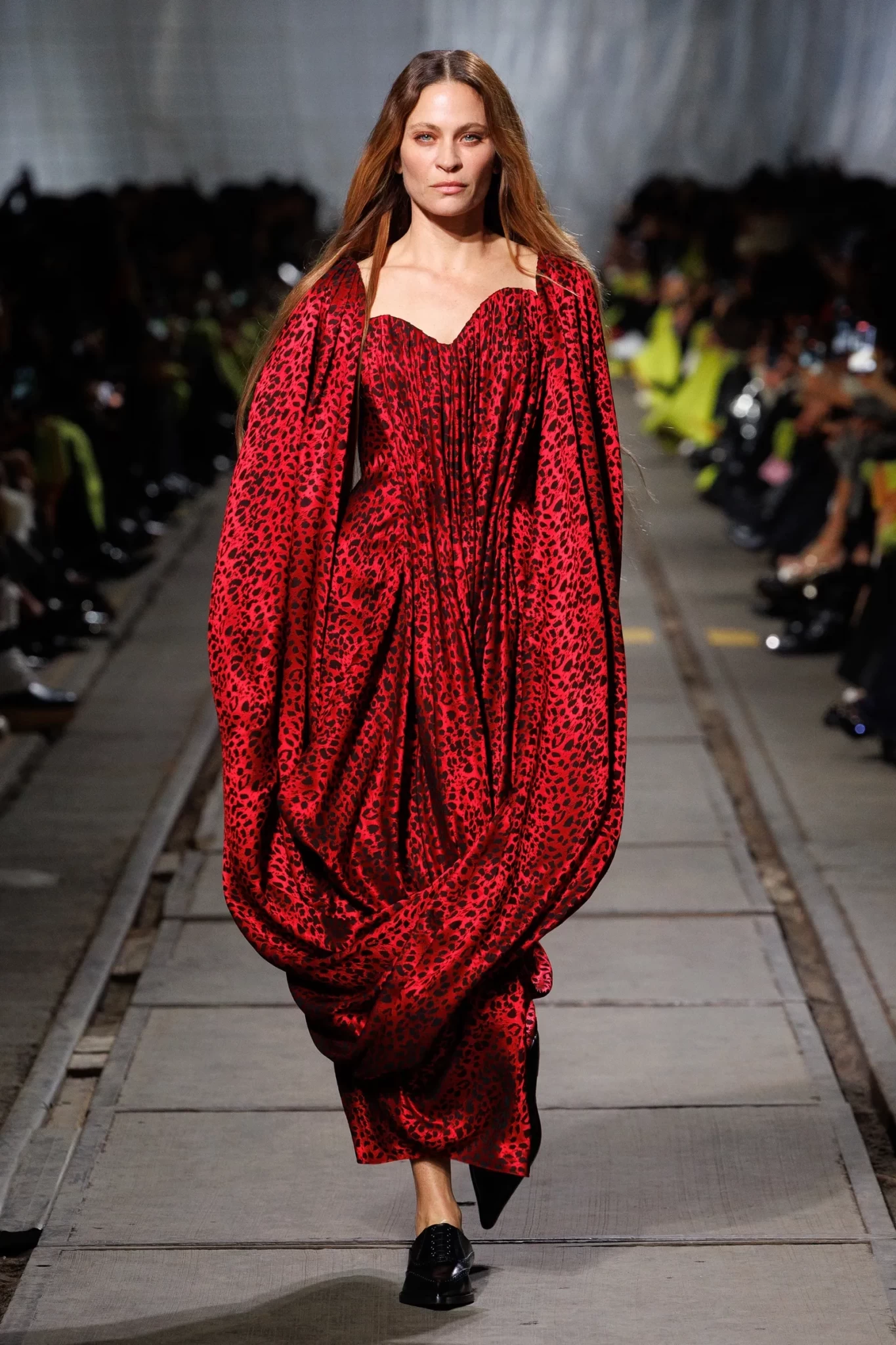 00019-alexander-mcqueen-fall-2024-ready-to-wear-credit-brand.webp