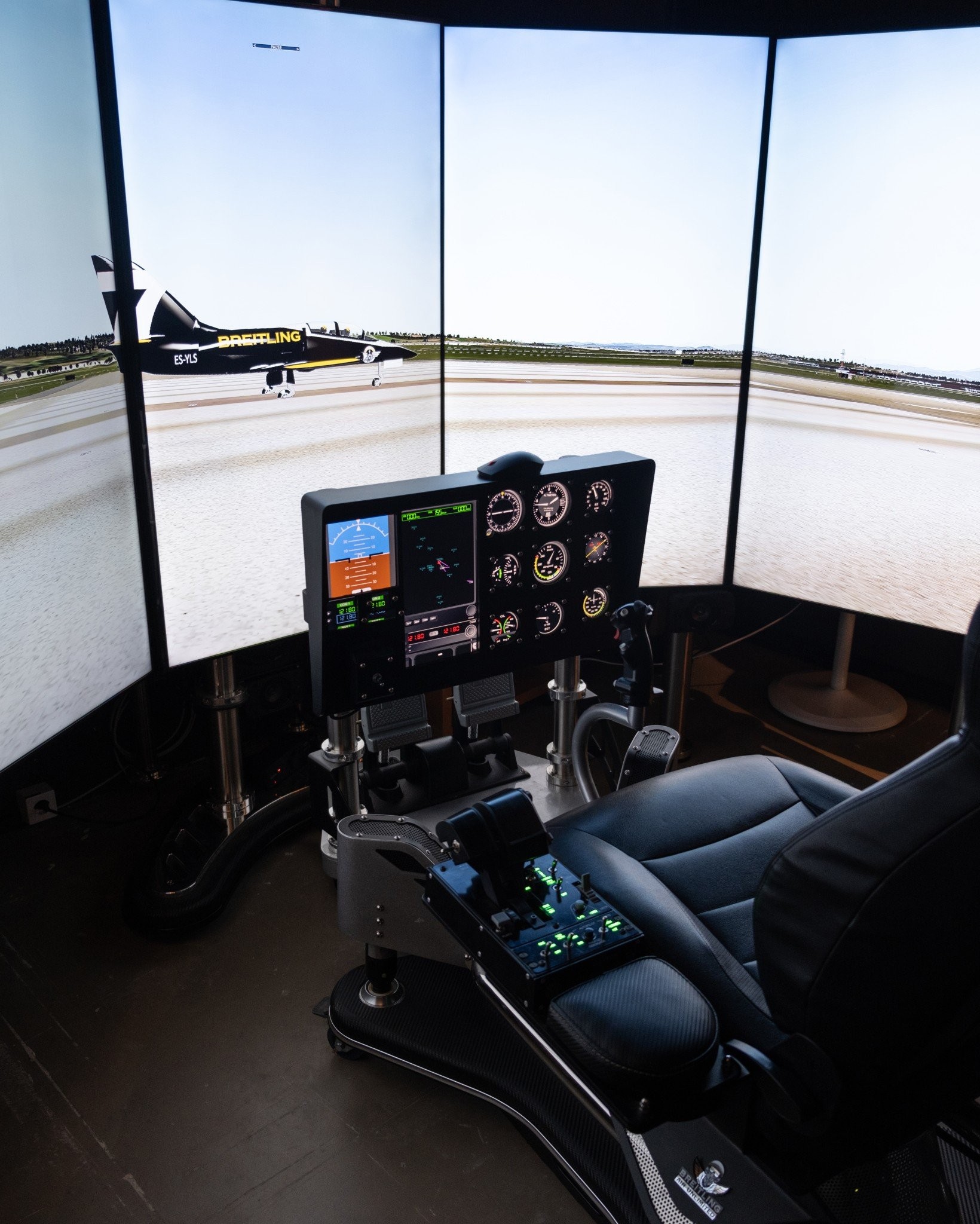 10-breitling-then-and-now-pop-up-museum-flight-simulator.jpg