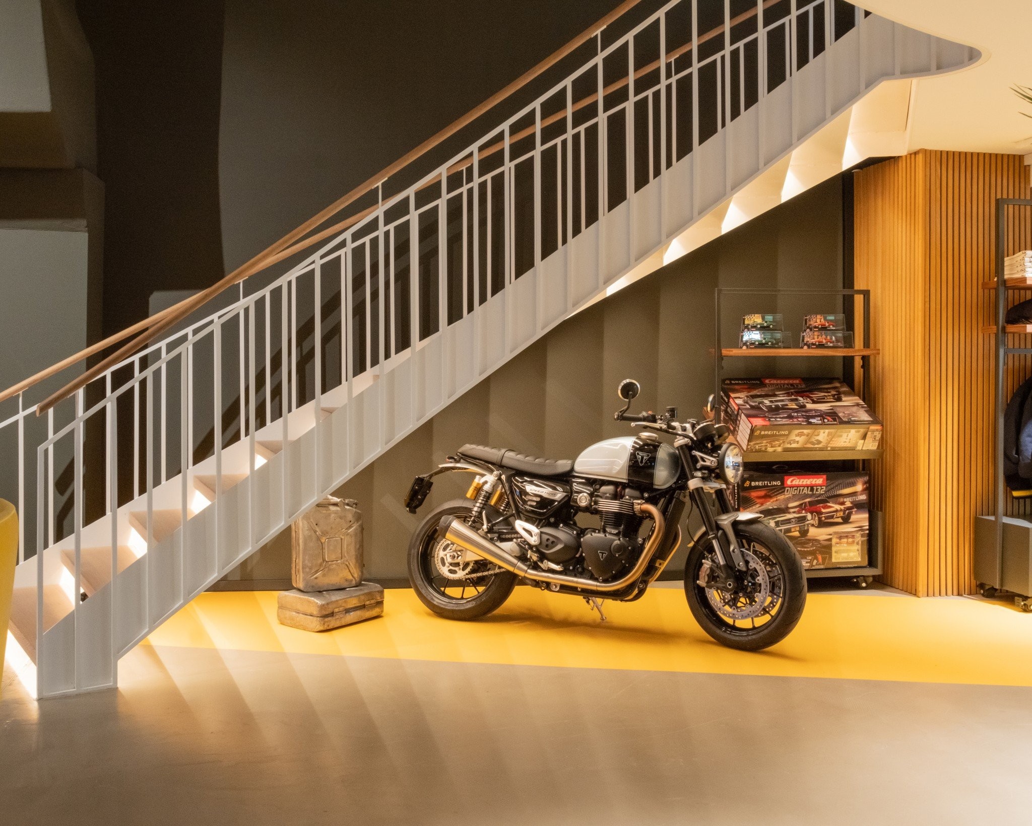 12-breitling-then-and-now-pop-up-museum-land-universe.jpg