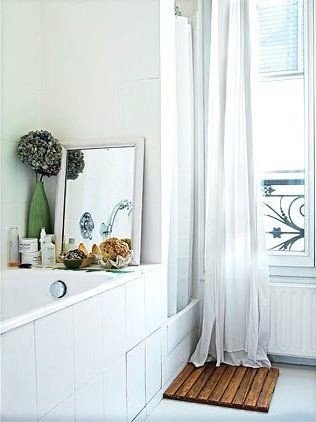 3695e70207e909d7013331643cac247d-vanessa-bruno-soaker-tub.jpg