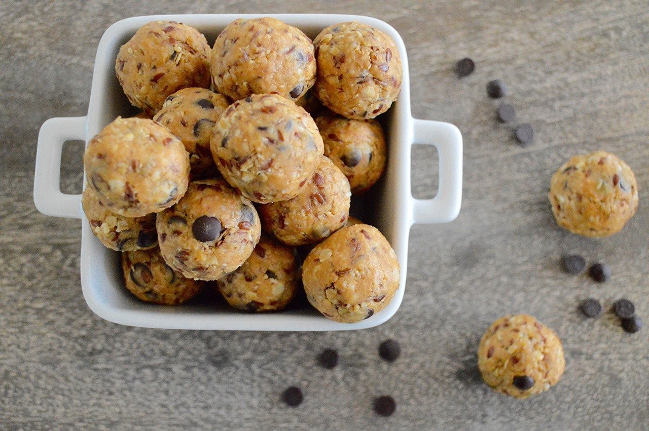 5-niki-chatzinikolaou-peanut-butter-energy-bites-for-glow.jpg