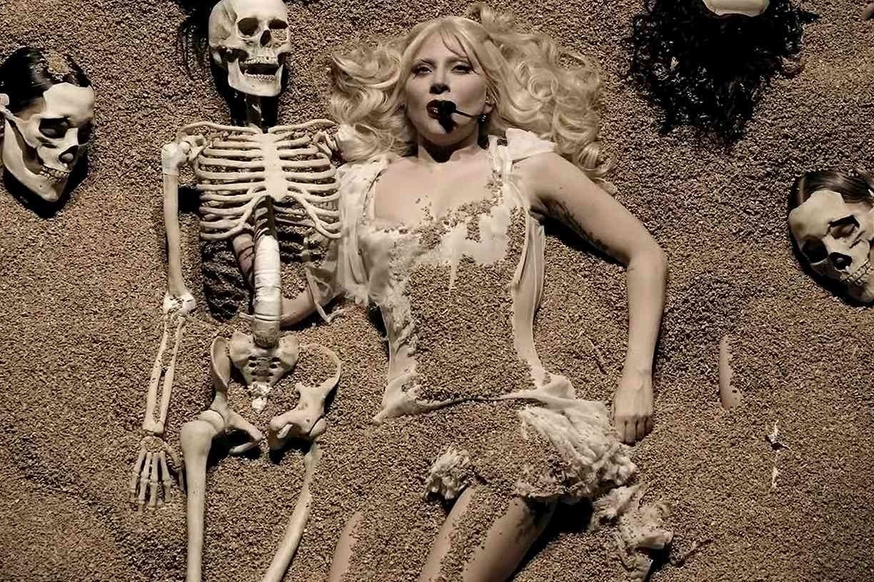 lady-gaga-youtube-coachella-2025-041225-02-bce77ed568ac4eef8d174cc3626f7f95.jpg