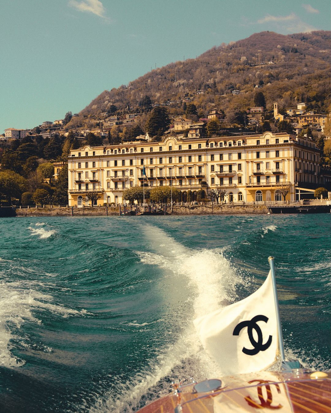 on-the-occasion-of-the-cruise-2025-26-show-chanel-is-heading-to-the-villa-deste-a-mythical-hotel-on-the-banks-of-lake-como-in-italy-from-boat-rides-to-lounging-in-the-sun-a-radiant-and-cinematic-elsewhere-t.jpg