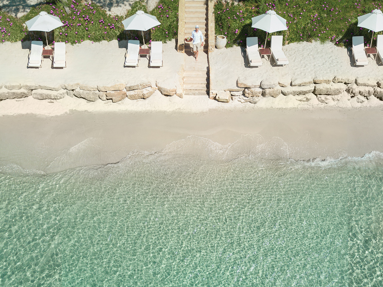 sani-service-on-the-beach.jpg