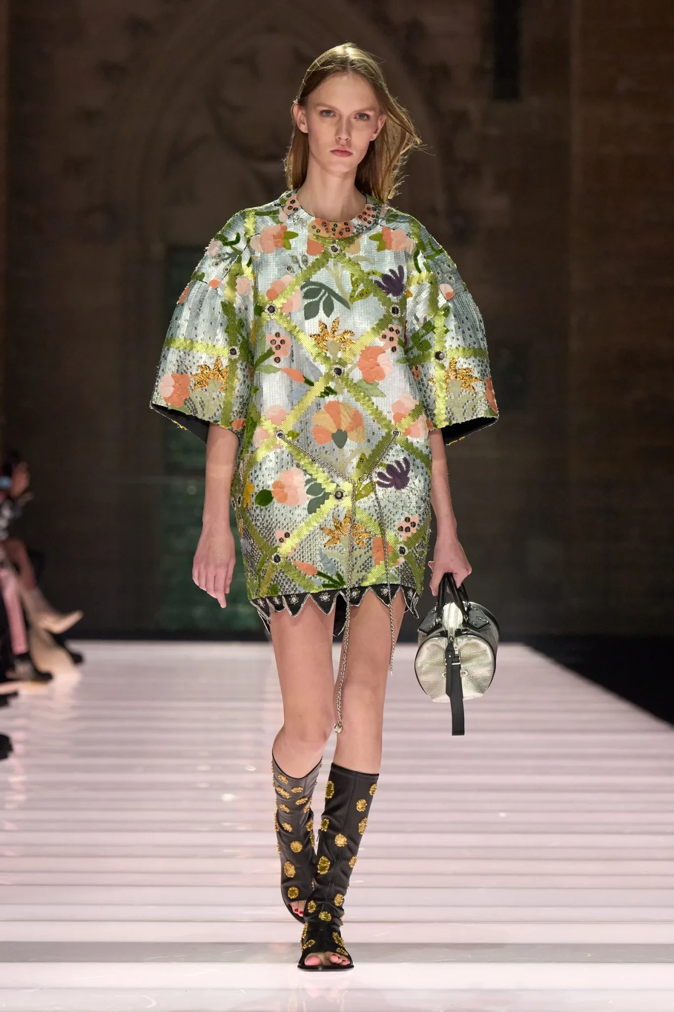 00018-louis-vuitton-resort-2026-credit-gorunway.webp