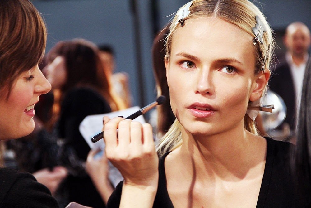 prepping-the-skin-for-makeup.jpg
