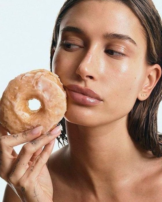hailey-bieber-aesthetic-hailey-bieber-inspiration-rhode-beauty-rhode-skincare-glazed-donut-skin-skincare-routine-girly-girl-aesthetic-pink-aesthetic.jpeg