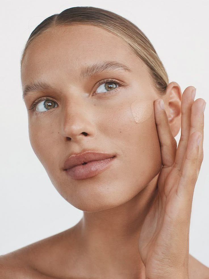 second-skin-foundation-deluxe-sample-fair-light.jpg