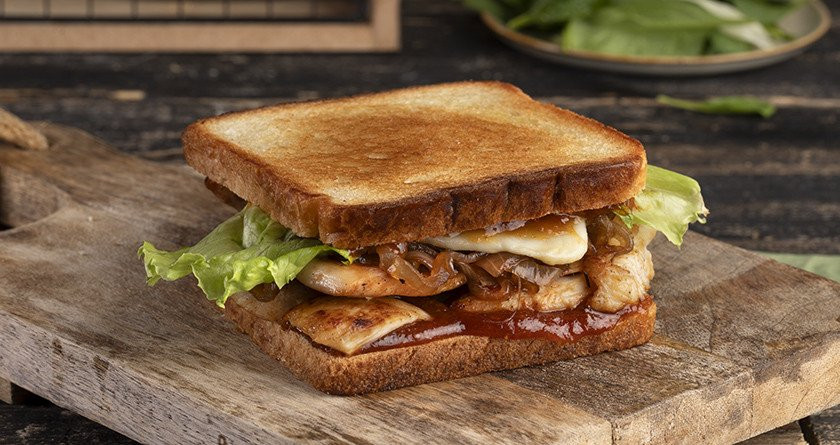 spicy-tost-me-kotopoulo-30-10-23-site.jpg