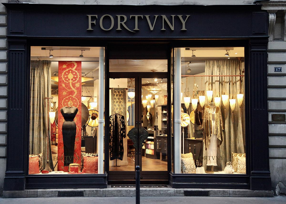 fortuny-atelier-paris-vetrina.jpg