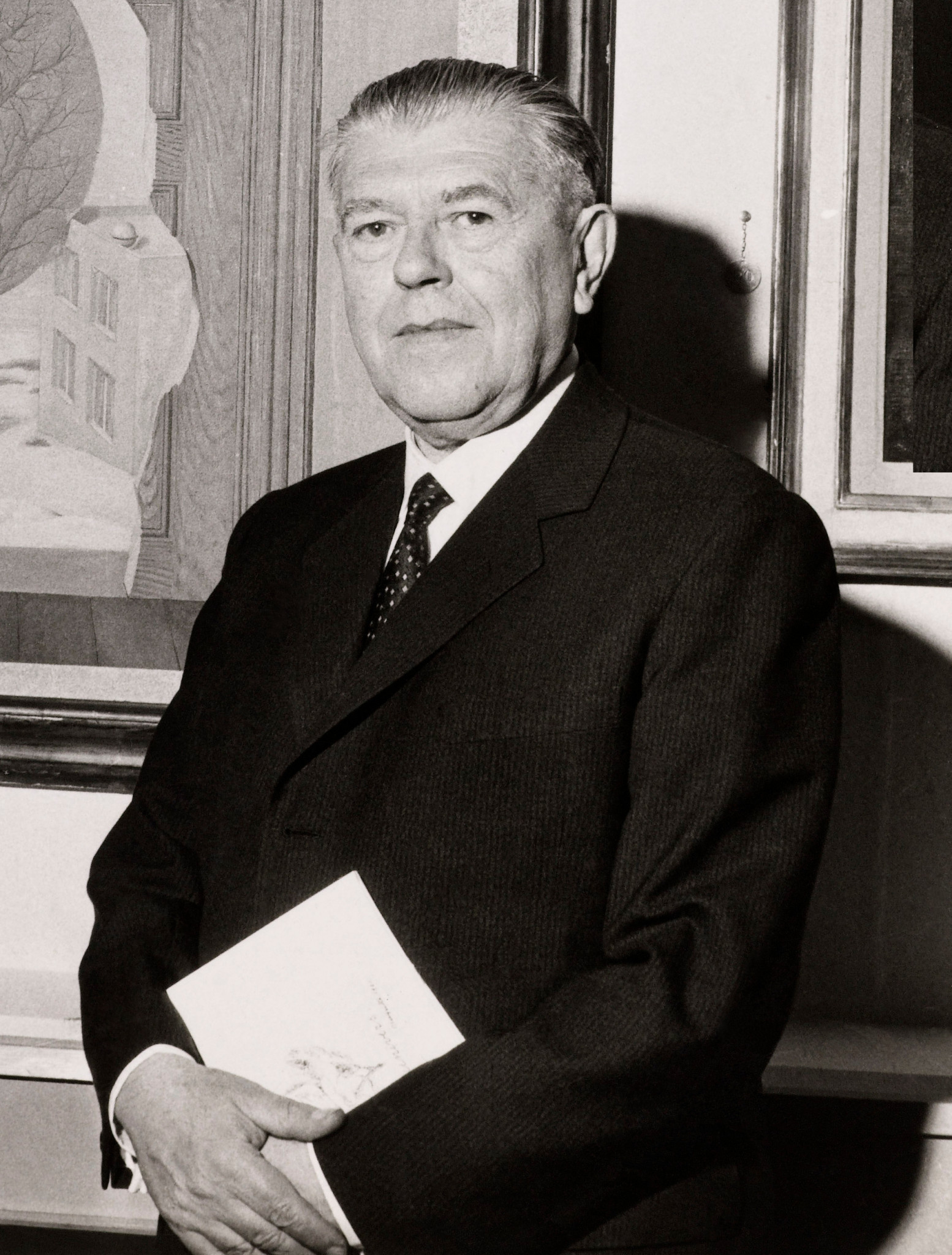 rene-magritte-in-1961.jpg
