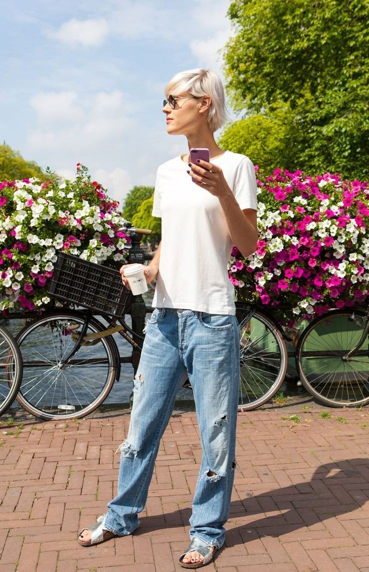 3d8ee44f74c9e79cc23e8c52f4c695f6-linda-tol-blue-jean.jpg