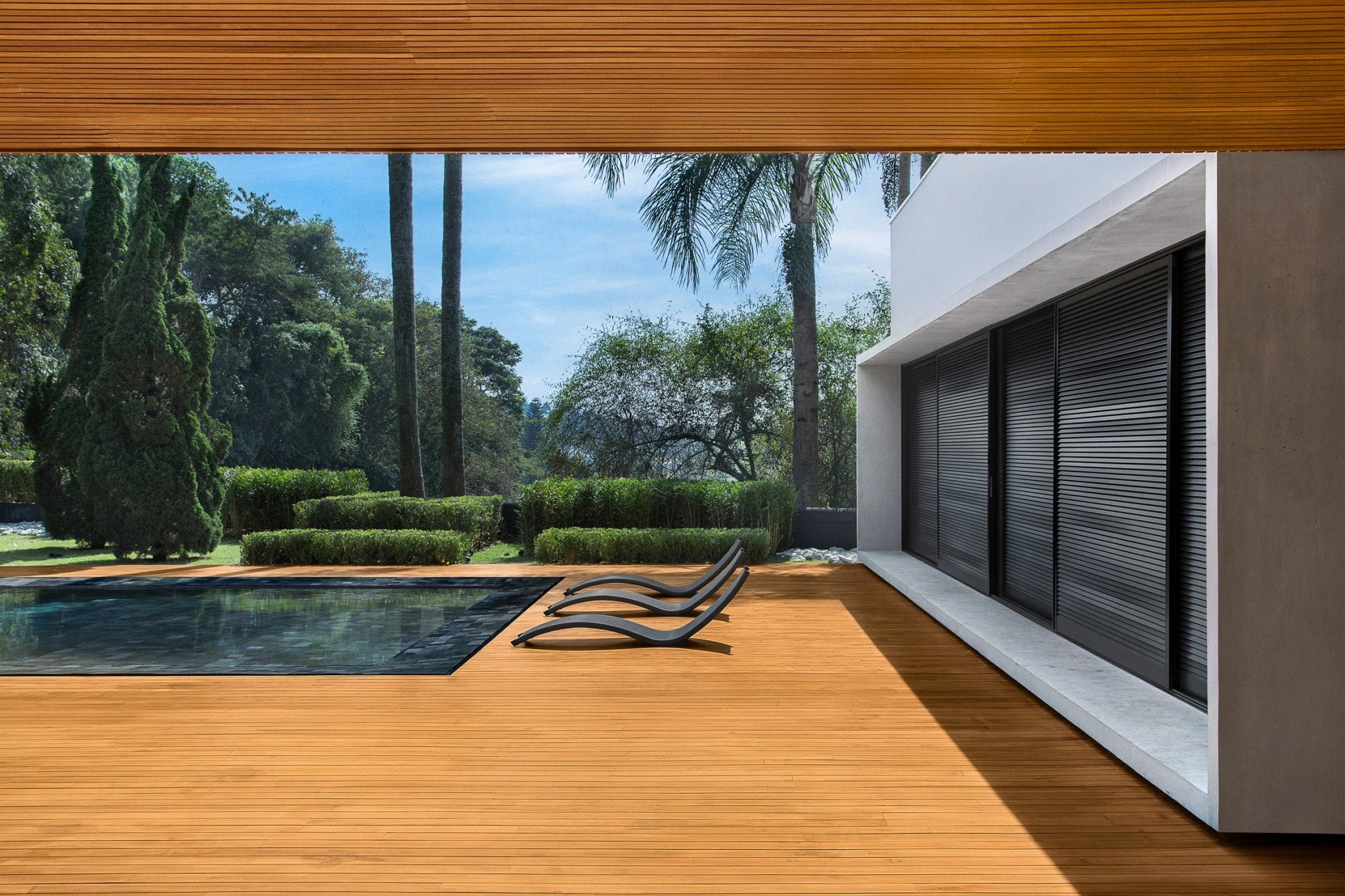 mv-house-studio-guilherme-torres-sao-paulo-brazil-dezeen-2364-col-10.jpg