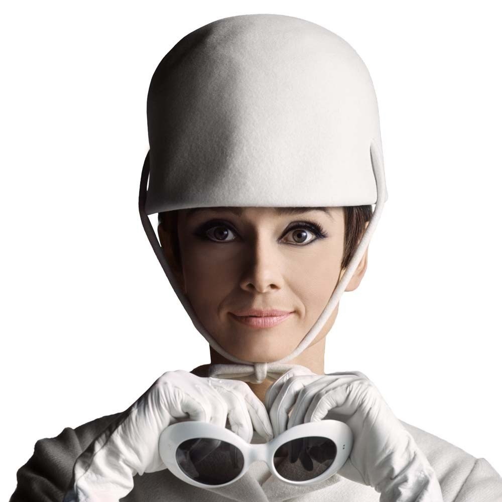 audrey-hepburn-glasses-and-hat.jpg audrey-hepburn-glasses-and-hat.jpg