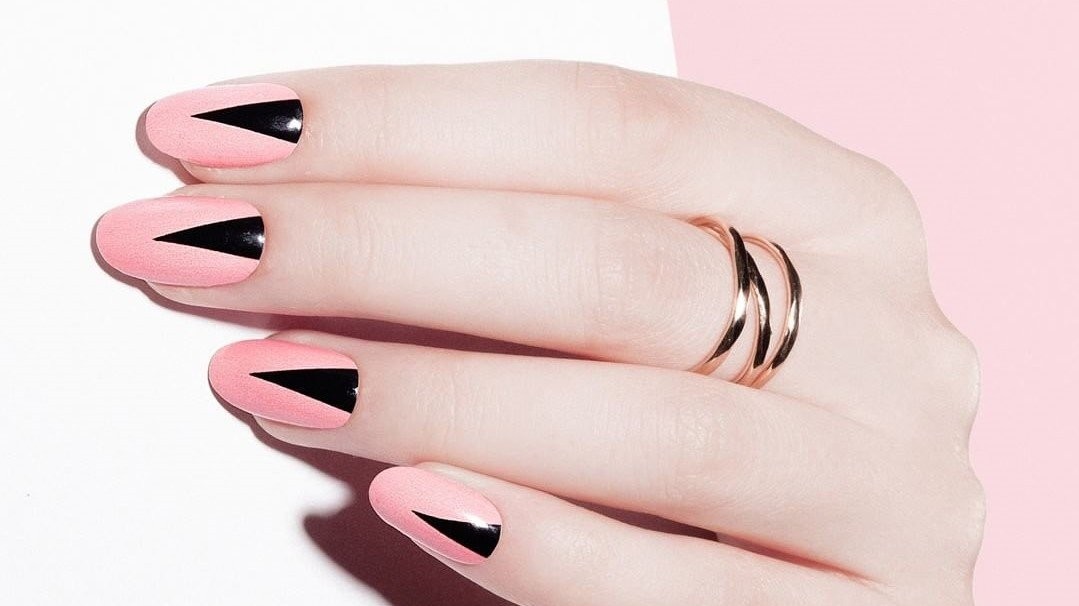 almond-nails-nfovT.jpg