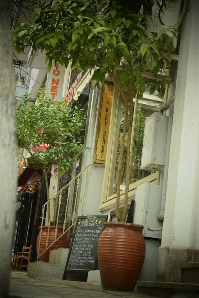 ouza-thessaloniki-1.jpg