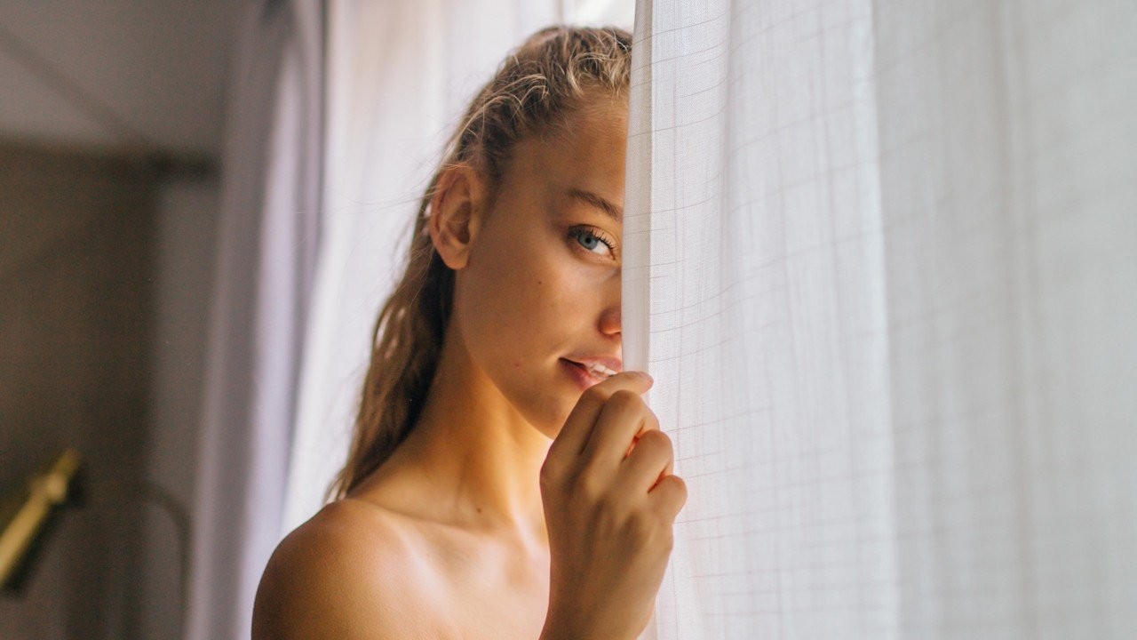 air-drying-hair-without-frizz-3.jpg