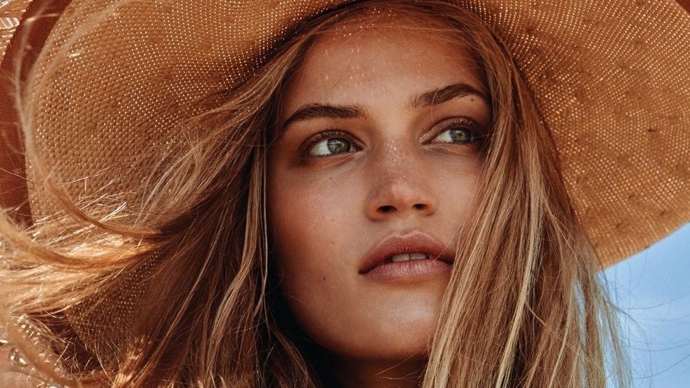 beach-hairstyles-hat.jpg