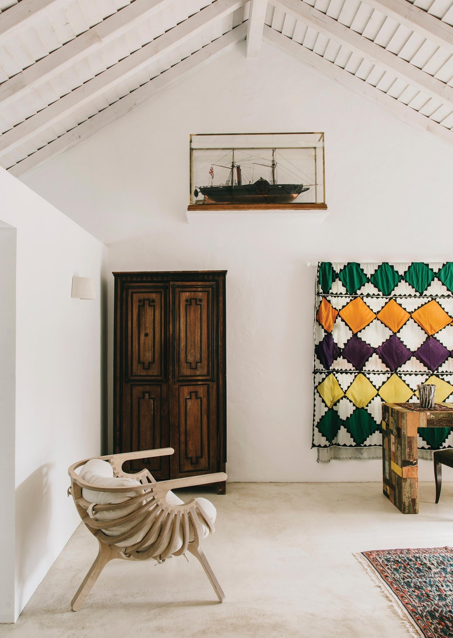 christian-louboutinu2019s-beach-home-in-portugal-1.jpg