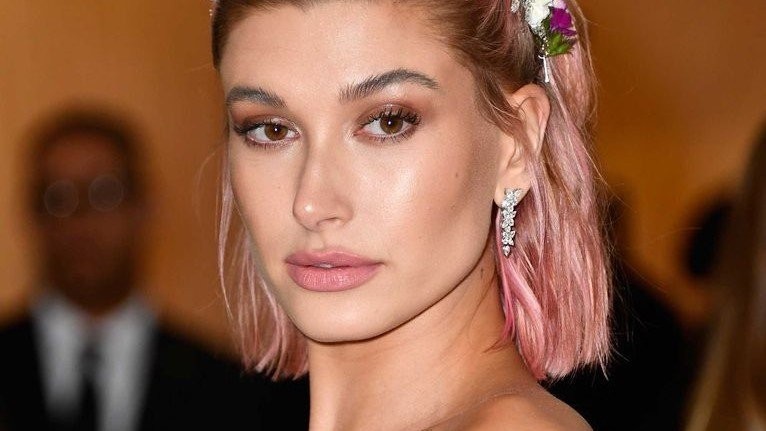 hailey-baldwin-met-gala.jpg