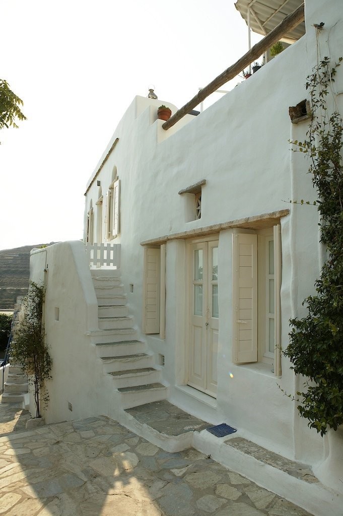 house-in-tinos-island-greece-by-zege-architects-in-collaboration-with-architect-interior-designer-marilyn-katsaris-yatzer-16.jpg