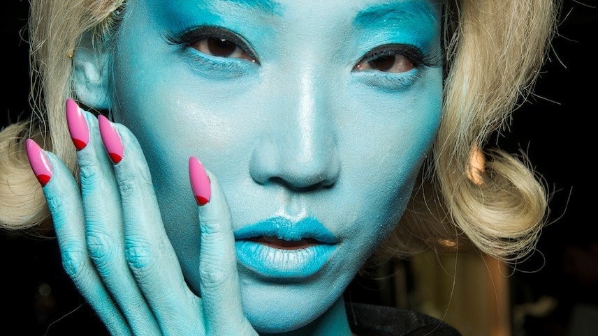 moschino-nails-aw18.jpg