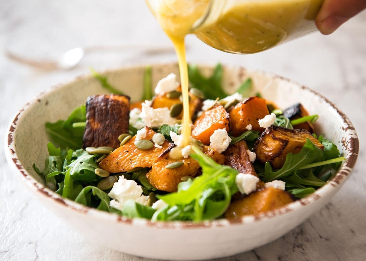 olive-oil-vin-healthy-salad-dressings-glow.jpg