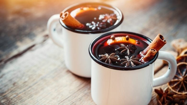mulled-wine-exilir-drinks-glow.jpg