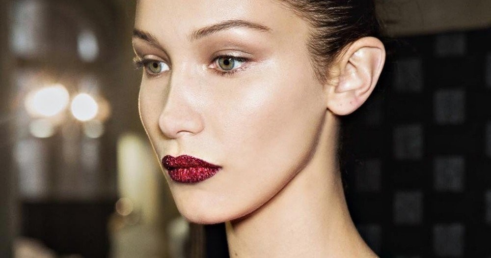 glitter-lips.jpg