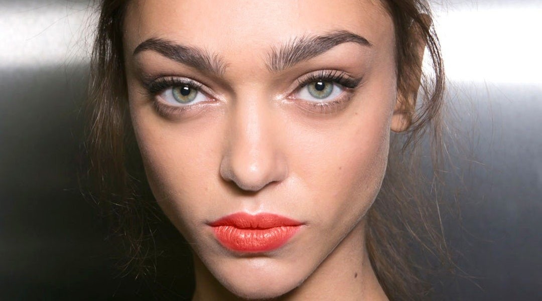 living-coral-makeup-2.jpg