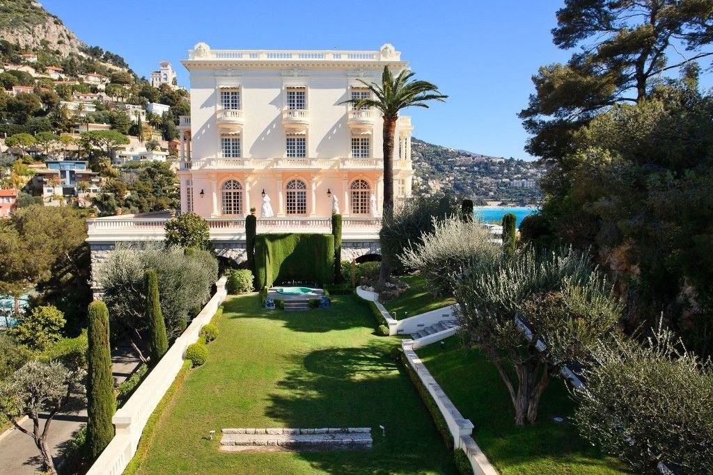 karl-lagerfeld-monaco-2-1493835535.jpg