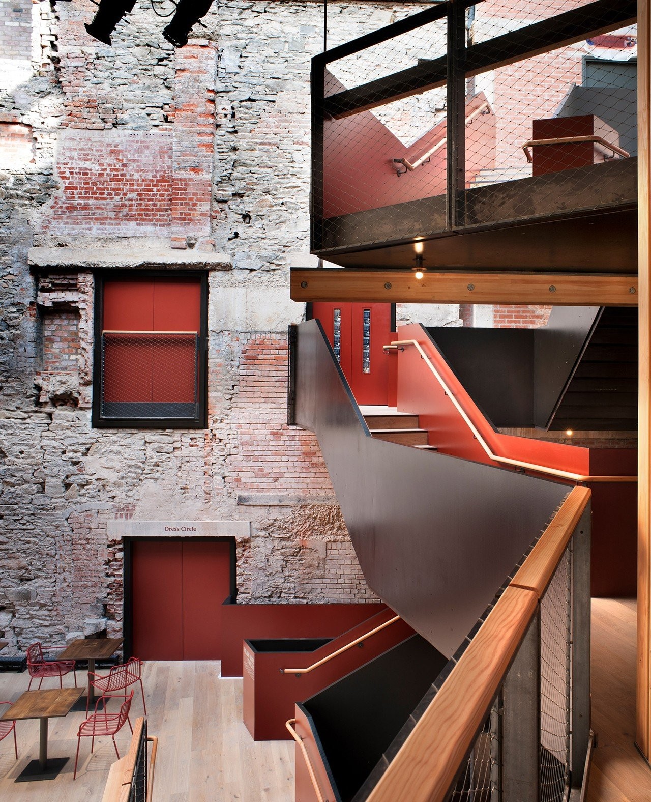 bristol-old-vic-theatre-haworth-tompkins-photo-philip-vile-dezeen-2364-col-9.jpg