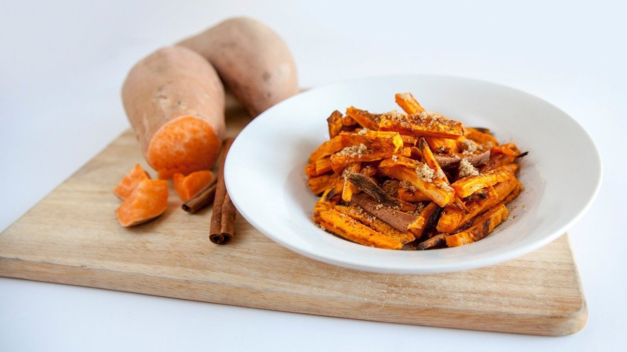 1-potatoes-vs-sweet-potatoes-glow-magazine.jpg