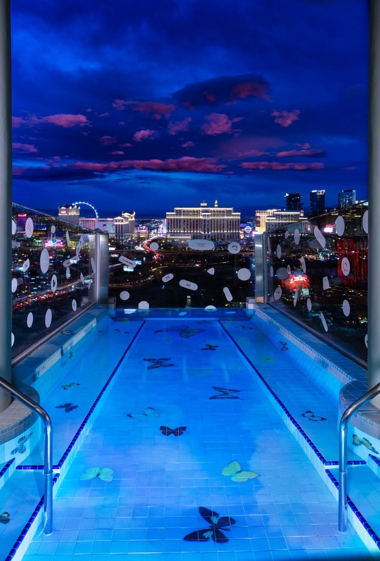 empathy-suite-damien-hirst-interiors-hotel-las-vegas-nevada-usa-dezeen-2364-col-0-1233x1823.jpg empathy-suite-damien-hirst-interiors-hotel-las-vegas-nevada-usa-dezeen-2364-col-0-1233x1823.jpg