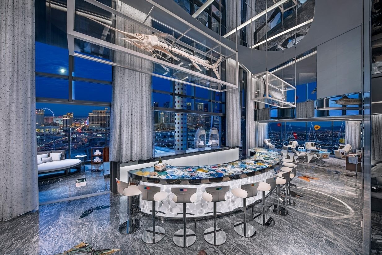 empathy-suite-damien-hirst-interiors-hotel-las-vegas-nevada-usa-dezeen-2364-col-1-1233x823.jpg empathy-suite-damien-hirst-interiors-hotel-las-vegas-nevada-usa-dezeen-2364-col-1-1233x823.jpg