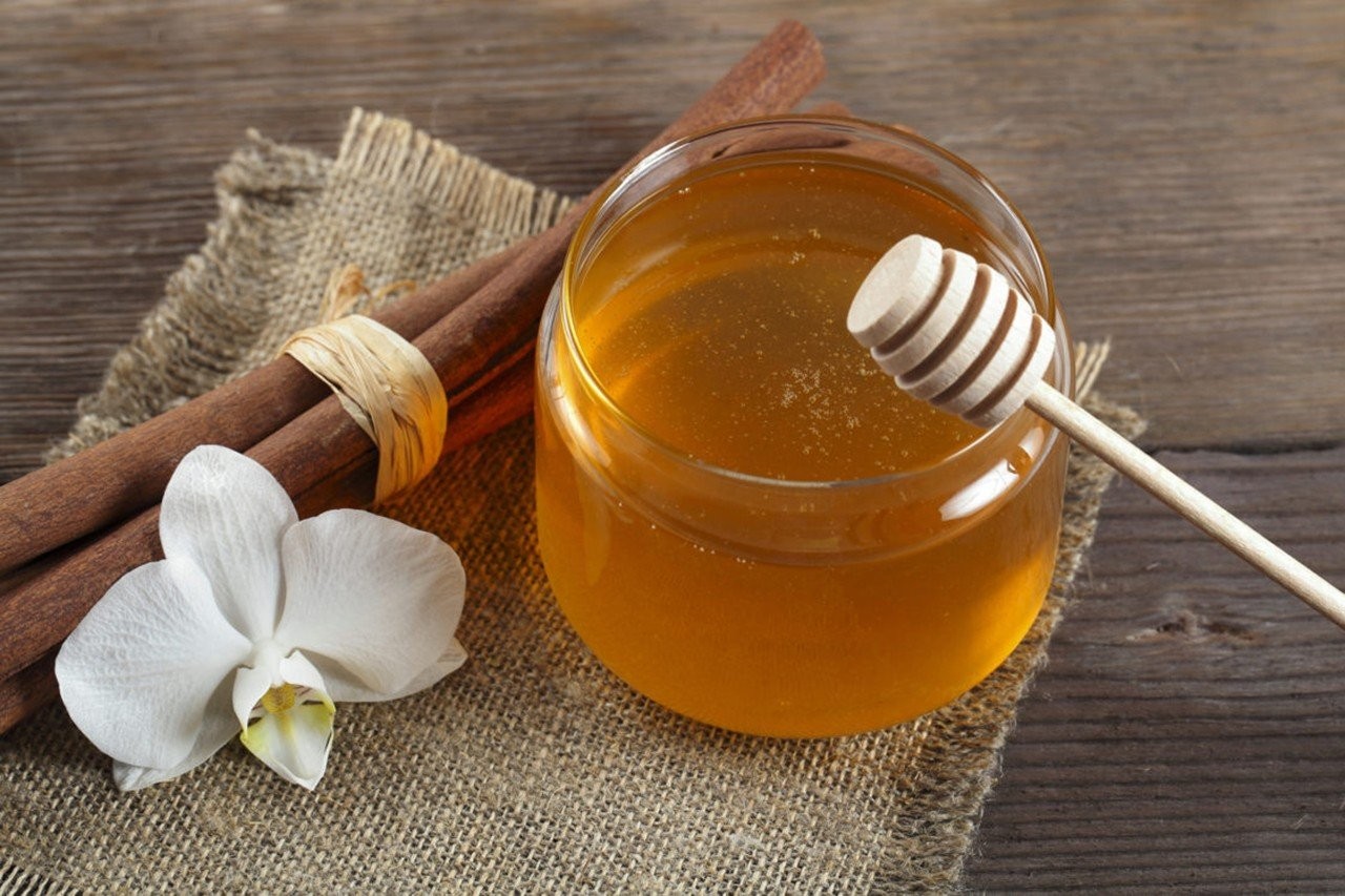 water-honey-and-cinnamon-drink.jpg