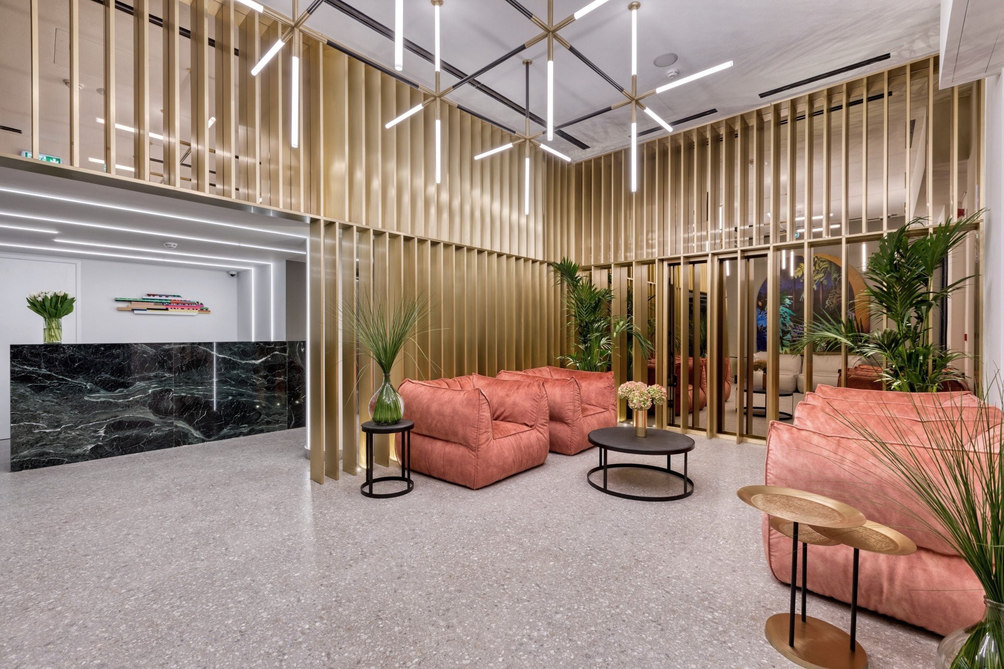 064-2492-blend-20190220-pe-hue.jpg