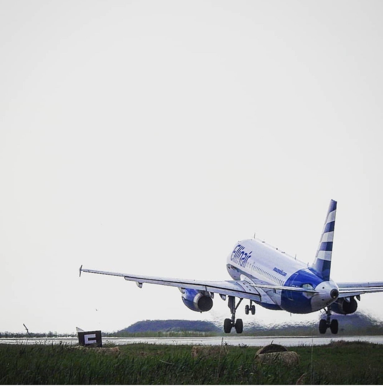airplane.jpg