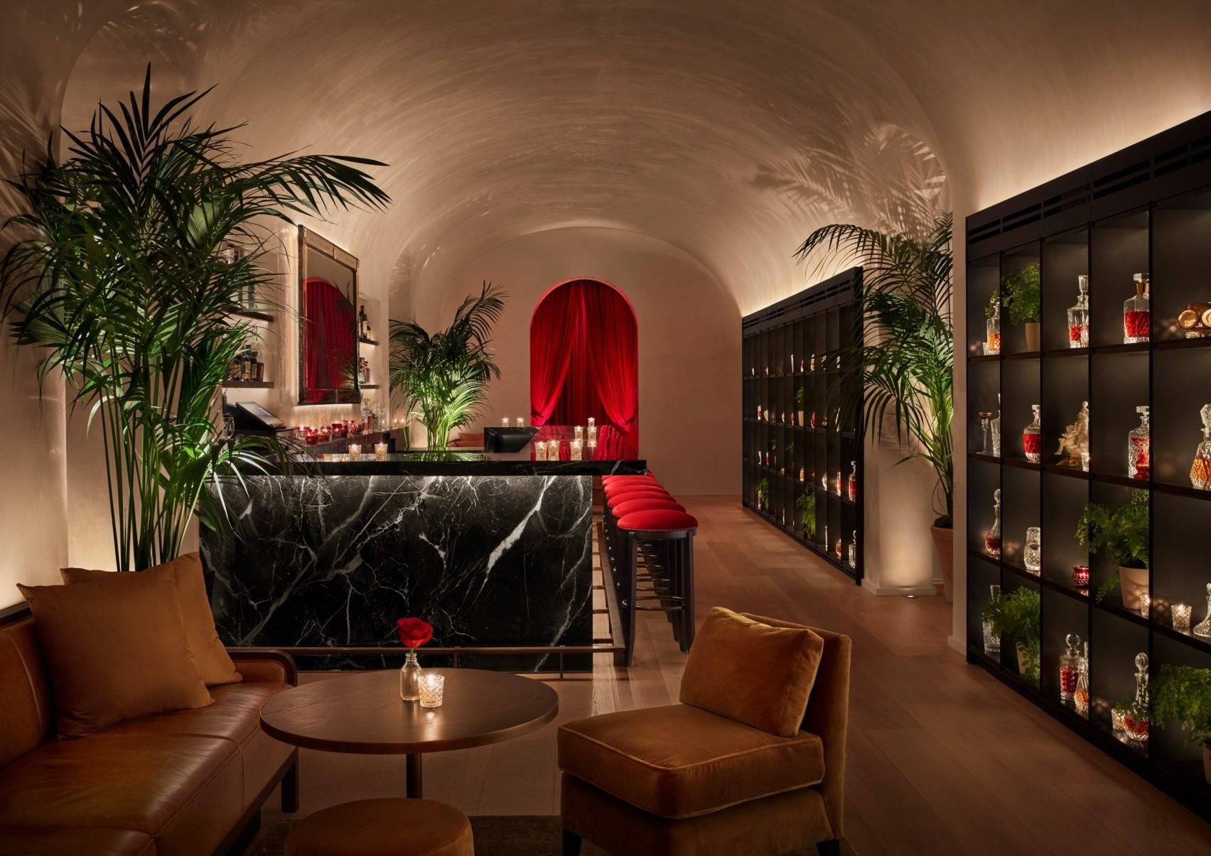 times-square-edition-hotel-new-york-ian-schrager-isc-design-studio-yabu-pushelberg-nicolas-koenig-dezeen-2364-col-28-1704x1205.jpg